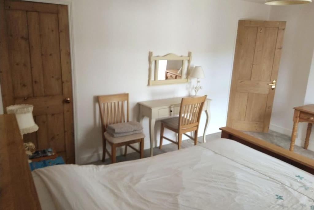 Welcoming Cottage In Chichester Near City Centre Exterior photo